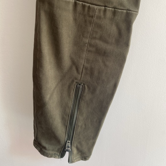 Gap skinny jeans, size 27. Green. - Picture 3 of 4